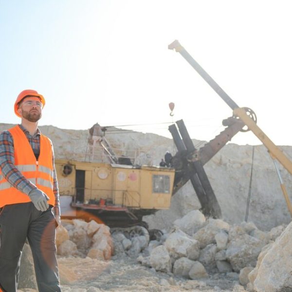 extraction-stone-male-worker-stone-quarry-engineer-construction-site_255667-76125